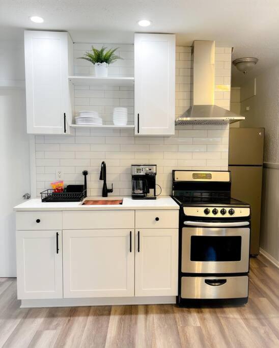 Sparkling Guest Home 2 Bedroom-15 Minutes To Clearwater Beach Eksteriør billede